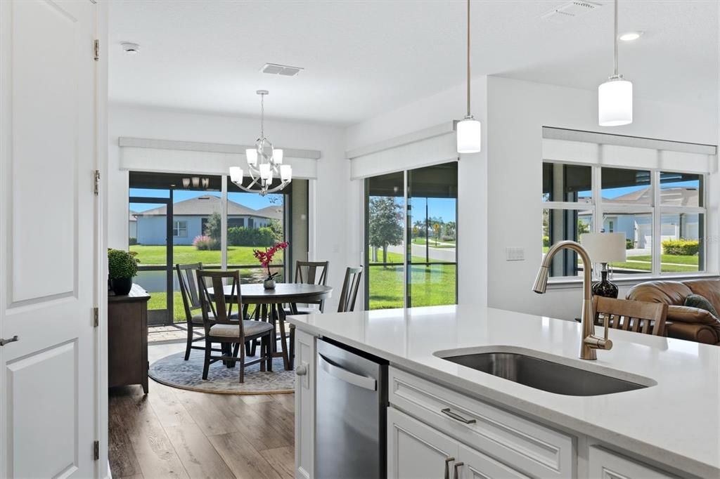 For Sale: $575,000 (2 beds, 2 baths, 1917 Square Feet)