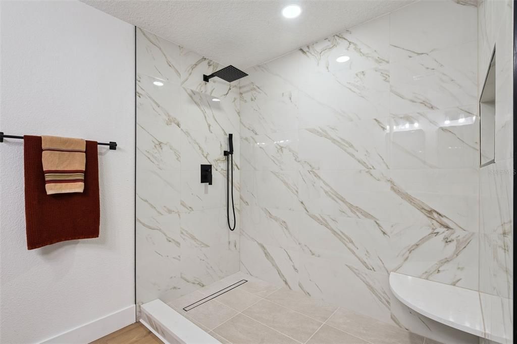En Venta: $329,000 (3 camas, 3 baños, 1822 Pies cuadrados)
