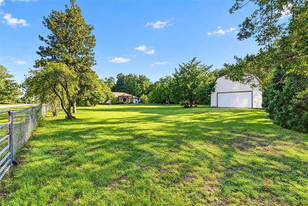 На продажу: $339,999 (3 спален, 2 ванн, 1832 Квадратных фут)