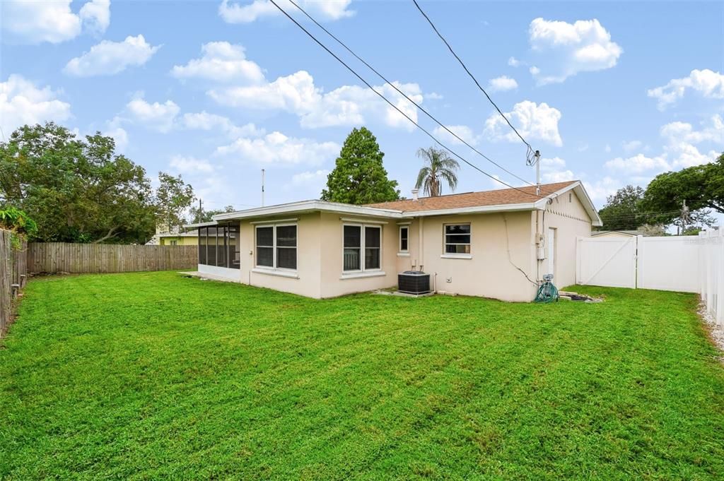 En Venta: $419,000 (3 camas, 2 baños, 1354 Pies cuadrados)
