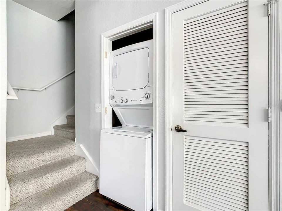 В аренду: $2,200 (4 спален, 3 ванн, 1470 Квадратных фут)