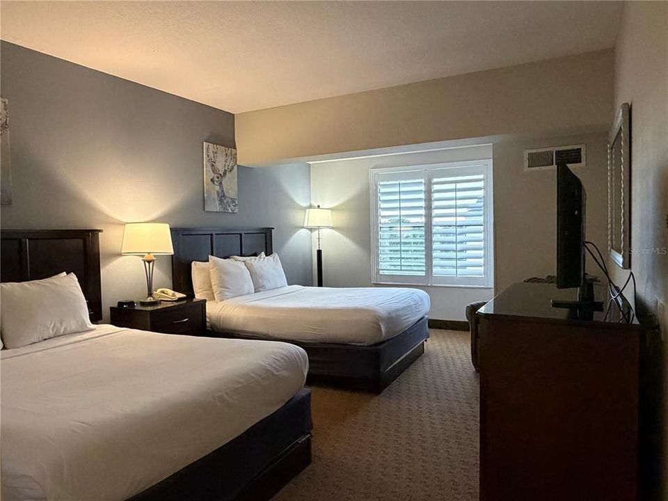 For Sale: $129,000 (1 beds, 1 baths, 542 Square Feet)
