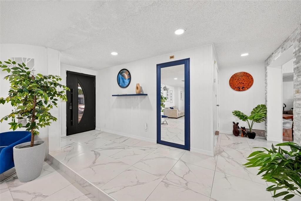 En Venta: $549,000 (4 camas, 3 baños, 3140 Pies cuadrados)