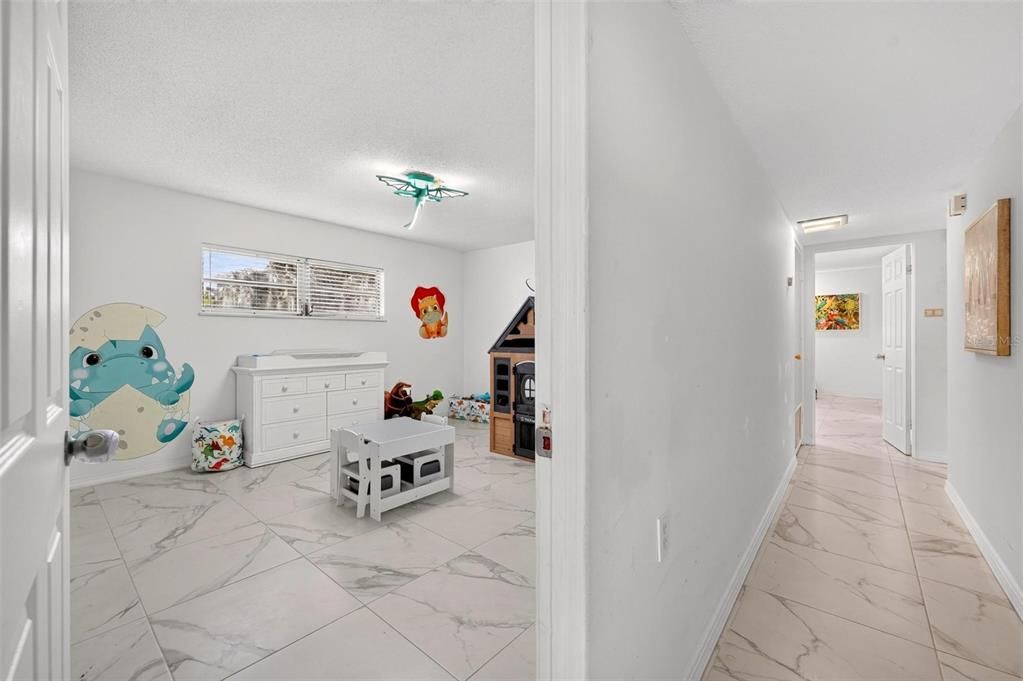 En Venta: $549,000 (4 camas, 3 baños, 3140 Pies cuadrados)