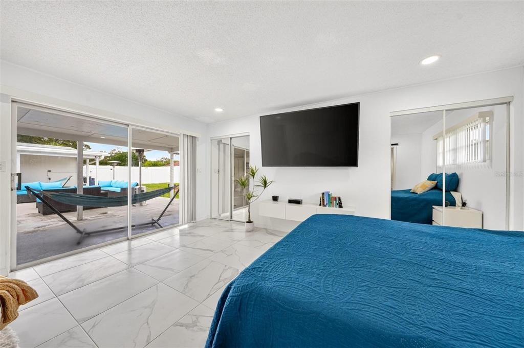 En Venta: $549,000 (4 camas, 3 baños, 3140 Pies cuadrados)