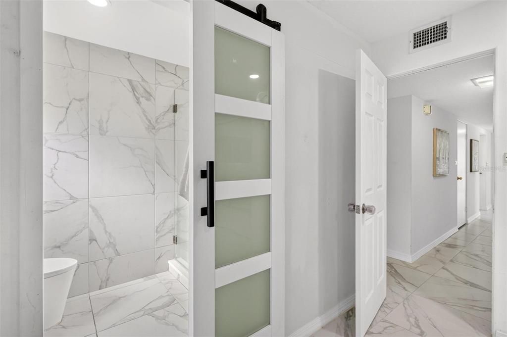 En Venta: $549,000 (4 camas, 3 baños, 3140 Pies cuadrados)