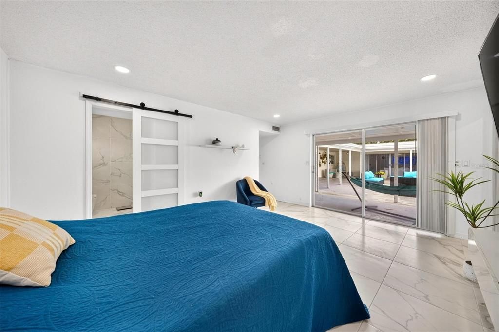En Venta: $549,000 (4 camas, 3 baños, 3140 Pies cuadrados)