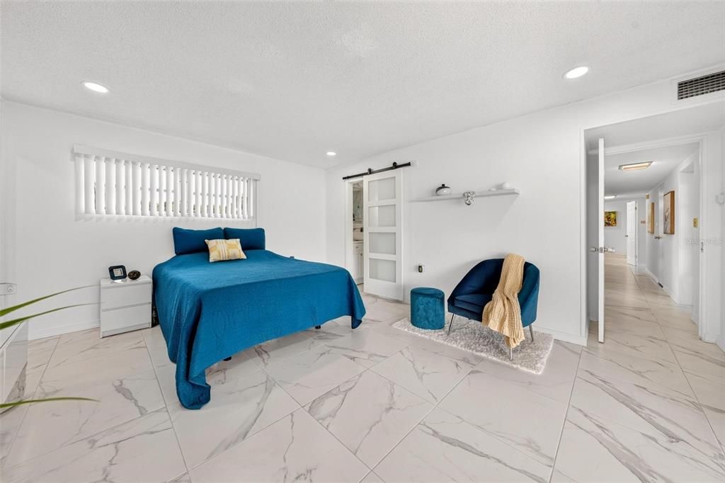 En Venta: $549,000 (4 camas, 3 baños, 3140 Pies cuadrados)
