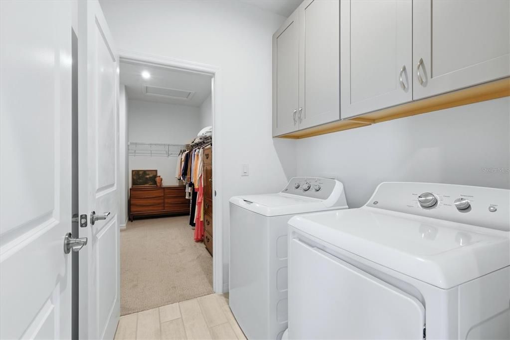 En Venta: $639,000 (4 camas, 3 baños, 2390 Pies cuadrados)