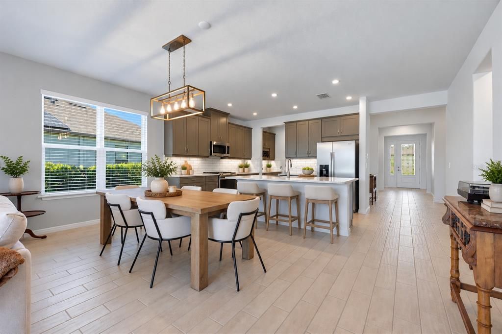 En Venta: $639,000 (4 camas, 3 baños, 2390 Pies cuadrados)