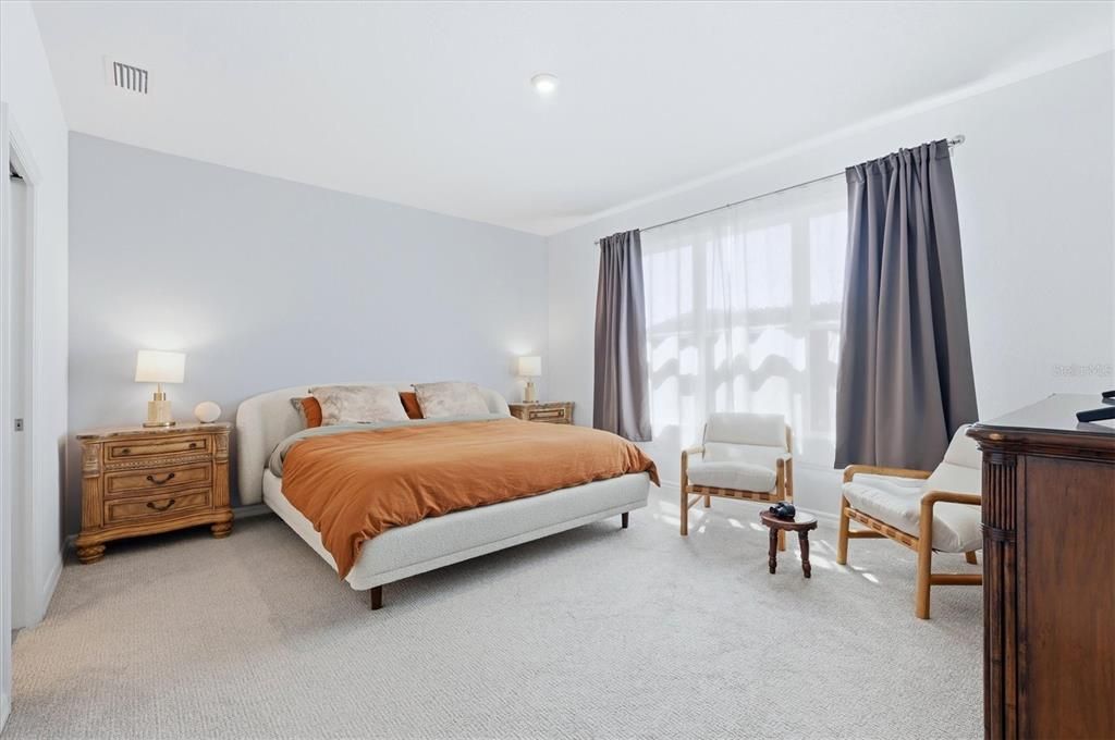 En Venta: $639,000 (4 camas, 3 baños, 2390 Pies cuadrados)