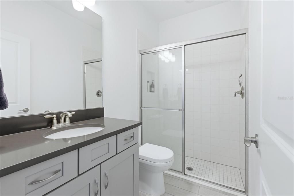 En Venta: $639,000 (4 camas, 3 baños, 2390 Pies cuadrados)