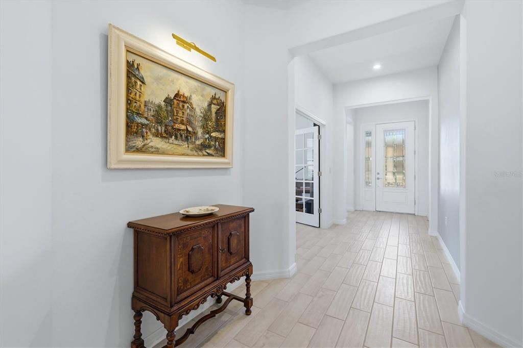 En Venta: $639,000 (4 camas, 3 baños, 2390 Pies cuadrados)