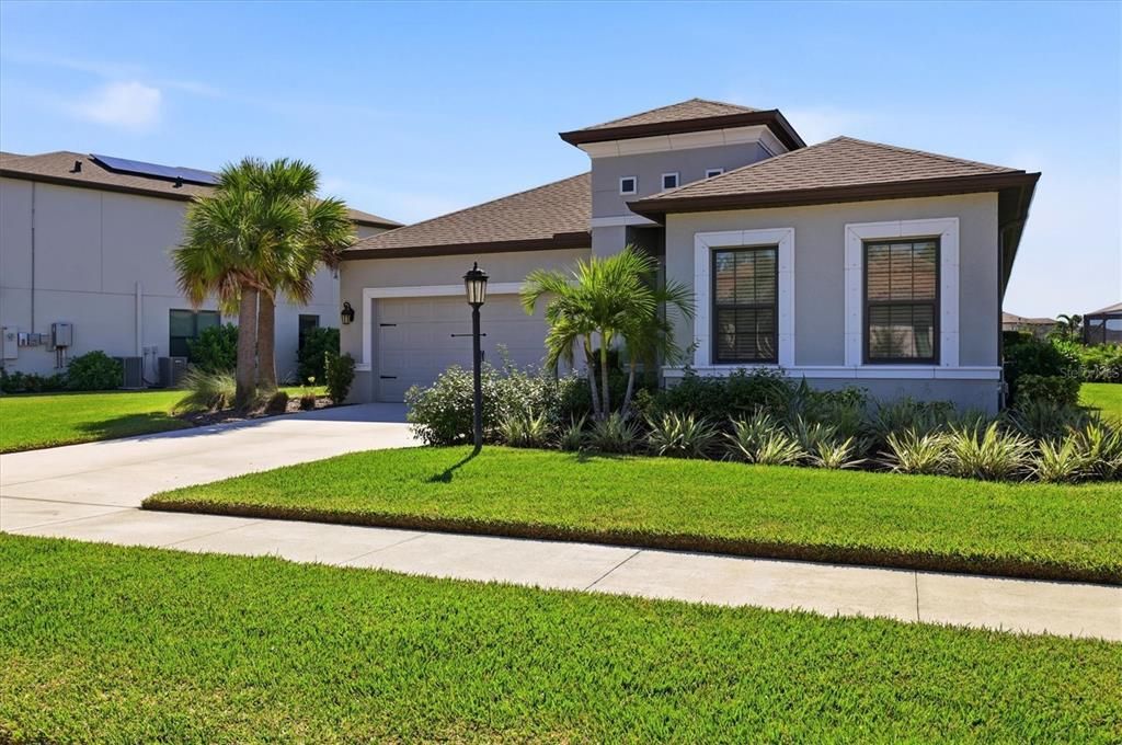 En Venta: $639,000 (4 camas, 3 baños, 2390 Pies cuadrados)