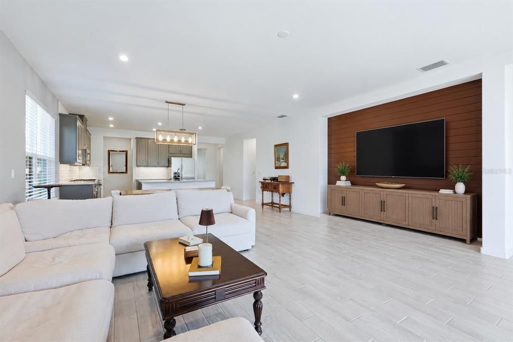 En Venta: $639,000 (4 camas, 3 baños, 2390 Pies cuadrados)