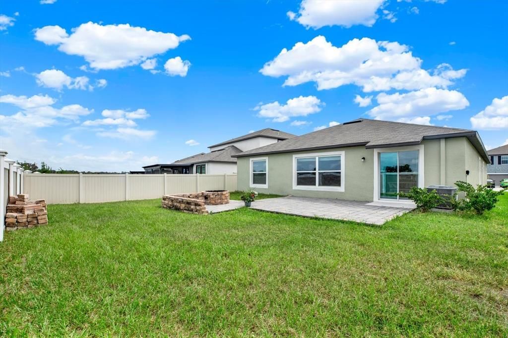 En Venta: $375,000 (4 camas, 2 baños, 1939 Pies cuadrados)