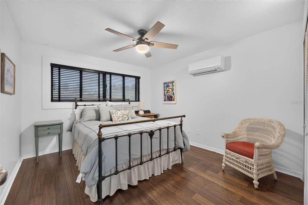 For Sale: $537,000 (3 beds, 2 baths, 1734 Square Feet)