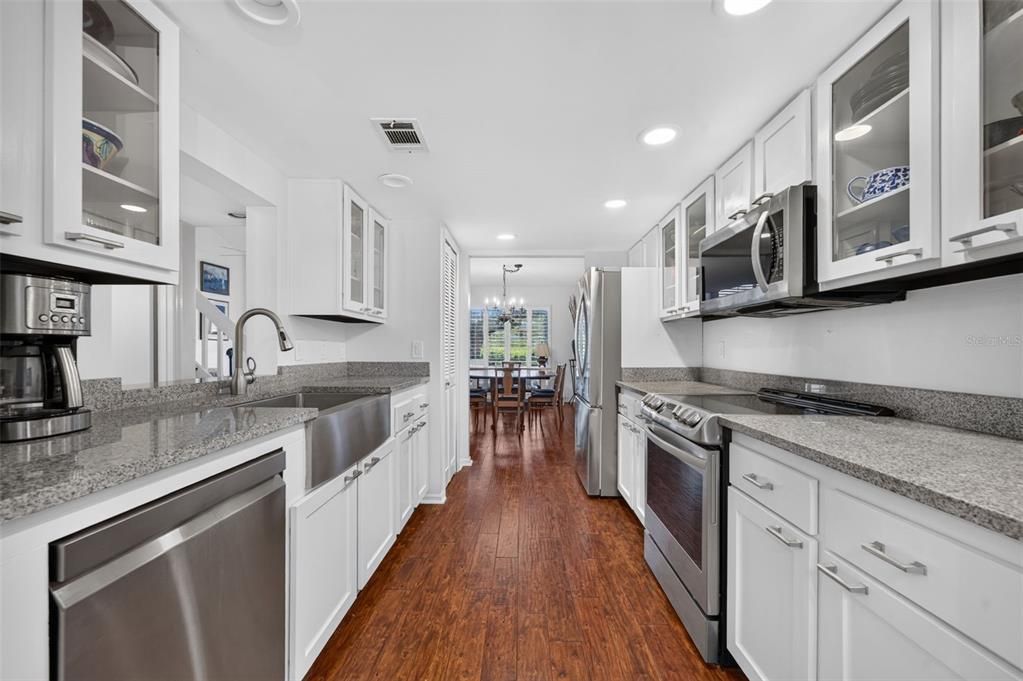 For Sale: $537,000 (3 beds, 2 baths, 1734 Square Feet)