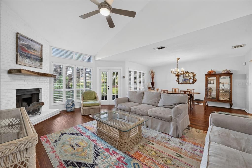 For Sale: $537,000 (3 beds, 2 baths, 1734 Square Feet)