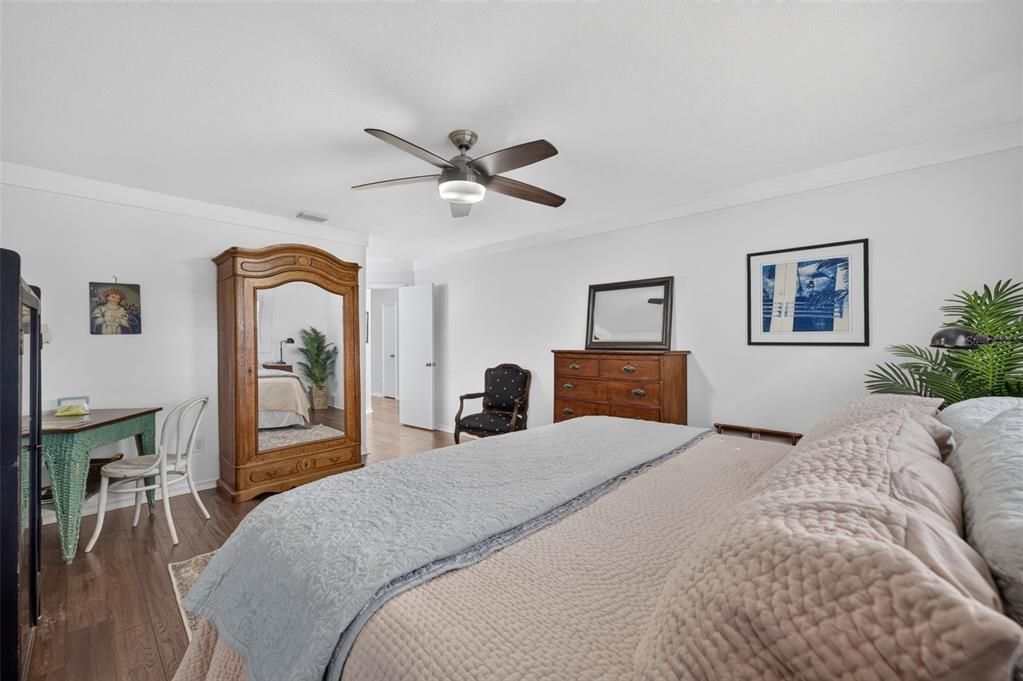 For Sale: $537,000 (3 beds, 2 baths, 1734 Square Feet)