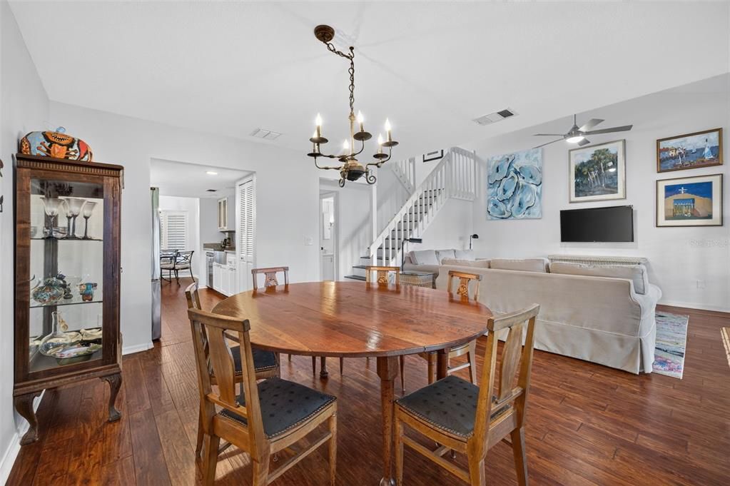 For Sale: $537,000 (3 beds, 2 baths, 1734 Square Feet)