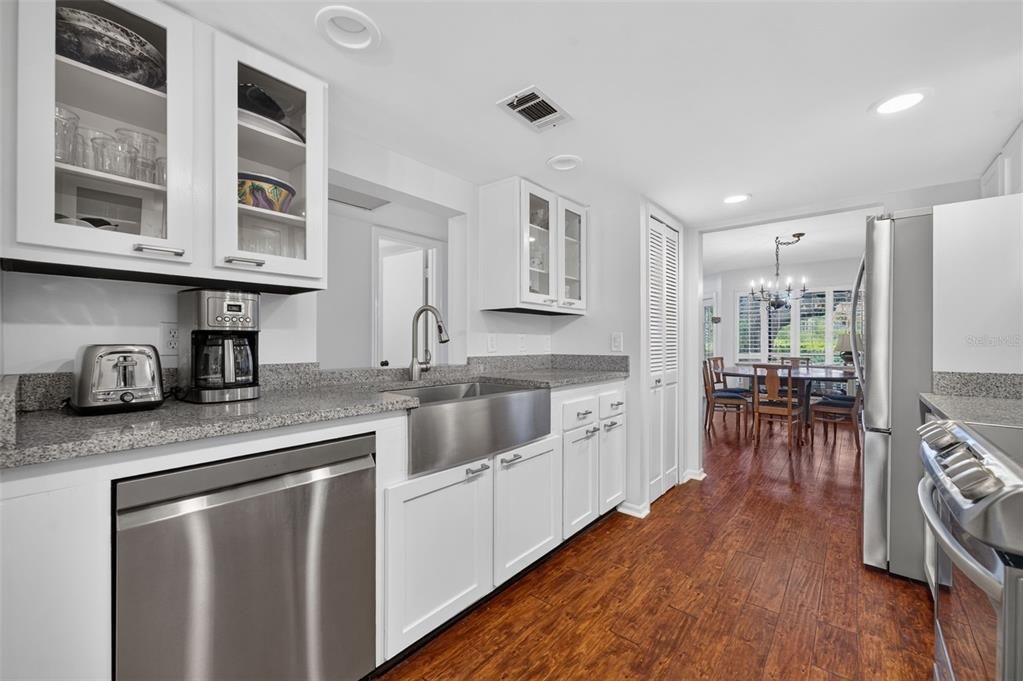 For Sale: $537,000 (3 beds, 2 baths, 1734 Square Feet)