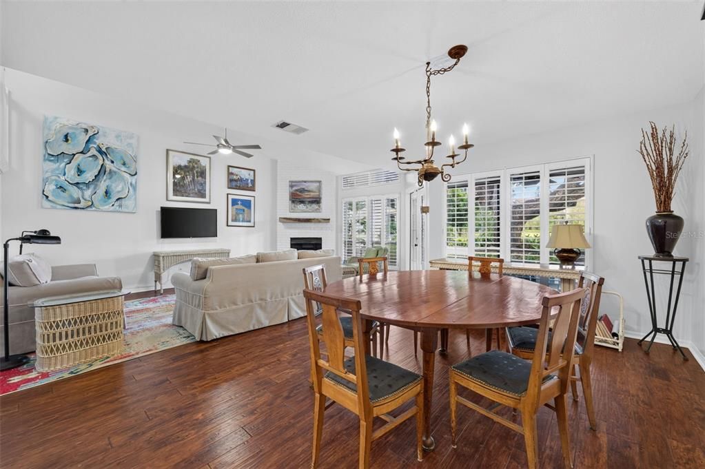For Sale: $537,000 (3 beds, 2 baths, 1734 Square Feet)