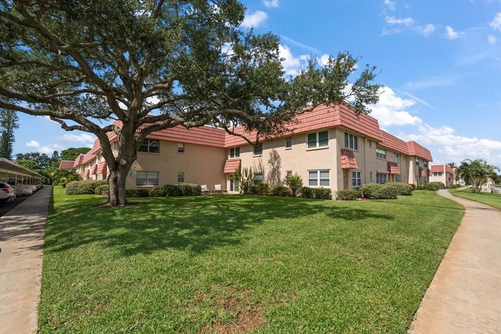 For Sale: $120,000 (2 beds, 1 baths, 1010 Square Feet)