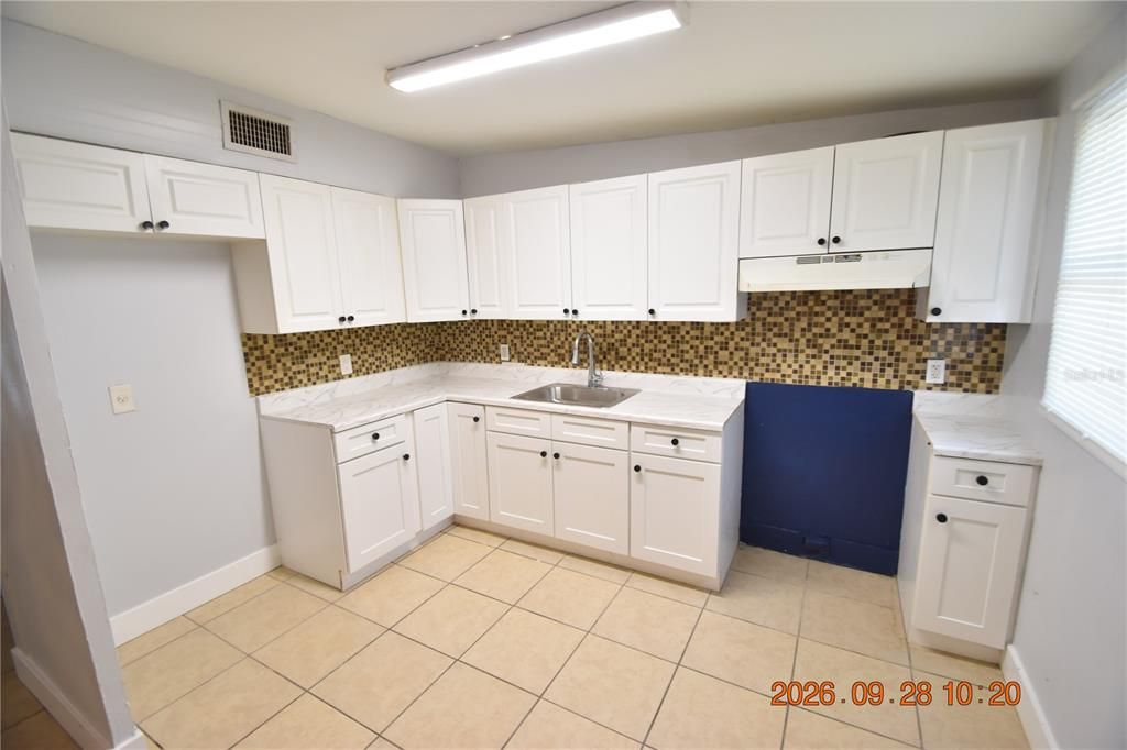 В аренду: $1,795 (3 спален, 2 ванн, 1044 Квадратных фут)