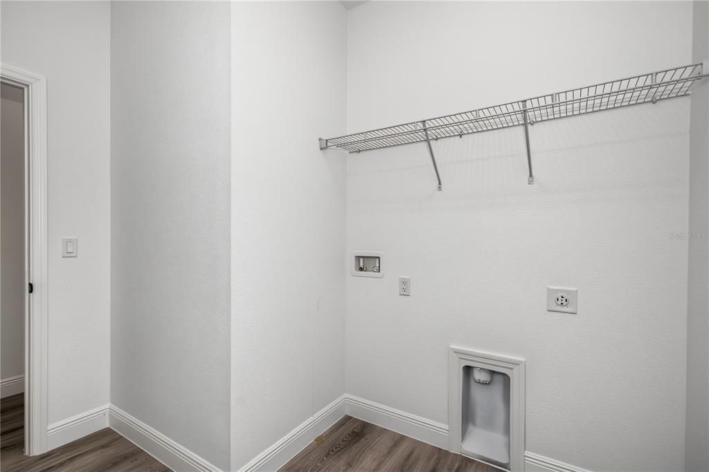 En Venta: $283,900 (4 camas, 2 baños, 1774 Pies cuadrados)