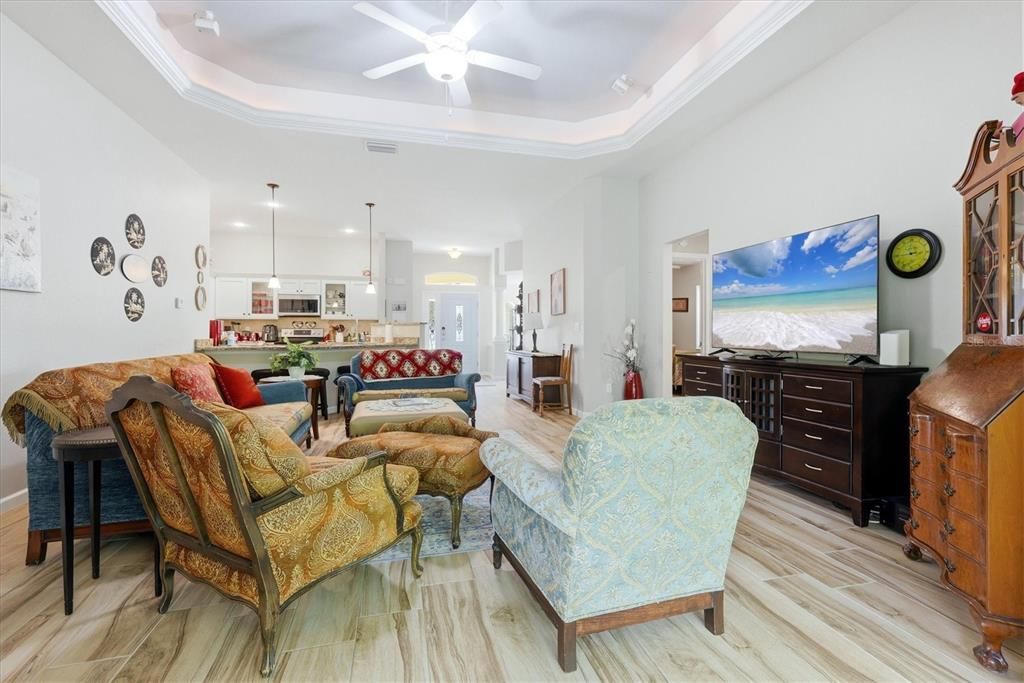 На продажу: $325,000 (3 спален, 2 ванн, 1614 Квадратных фут)