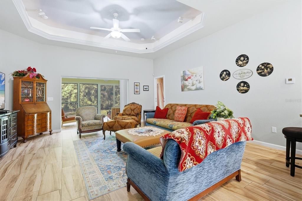 На продажу: $325,000 (3 спален, 2 ванн, 1614 Квадратных фут)