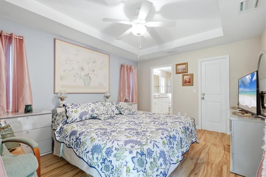 На продажу: $325,000 (3 спален, 2 ванн, 1614 Квадратных фут)