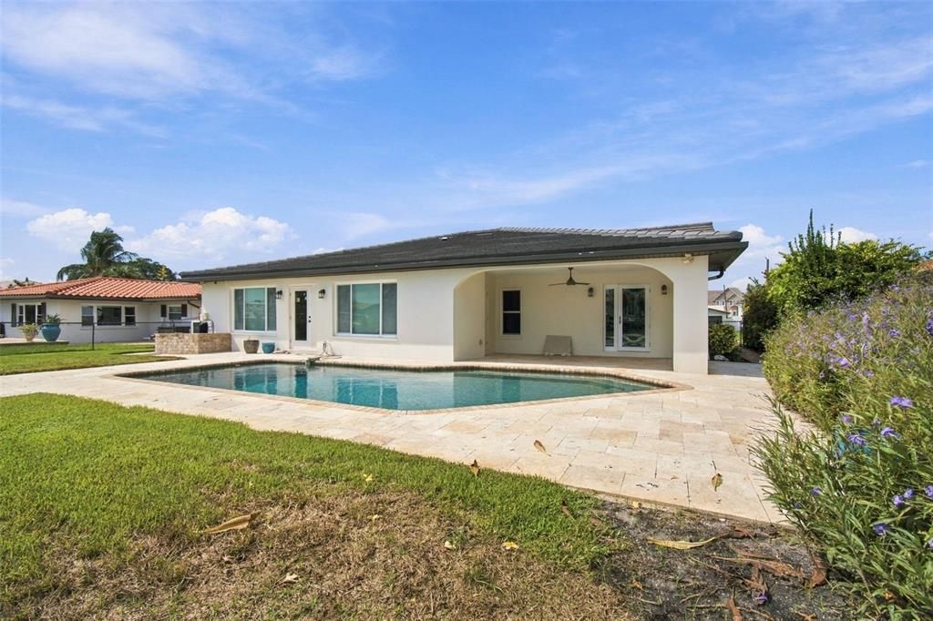 En Venta: $1,300,000 (3 camas, 2 baños, 1924 Pies cuadrados)