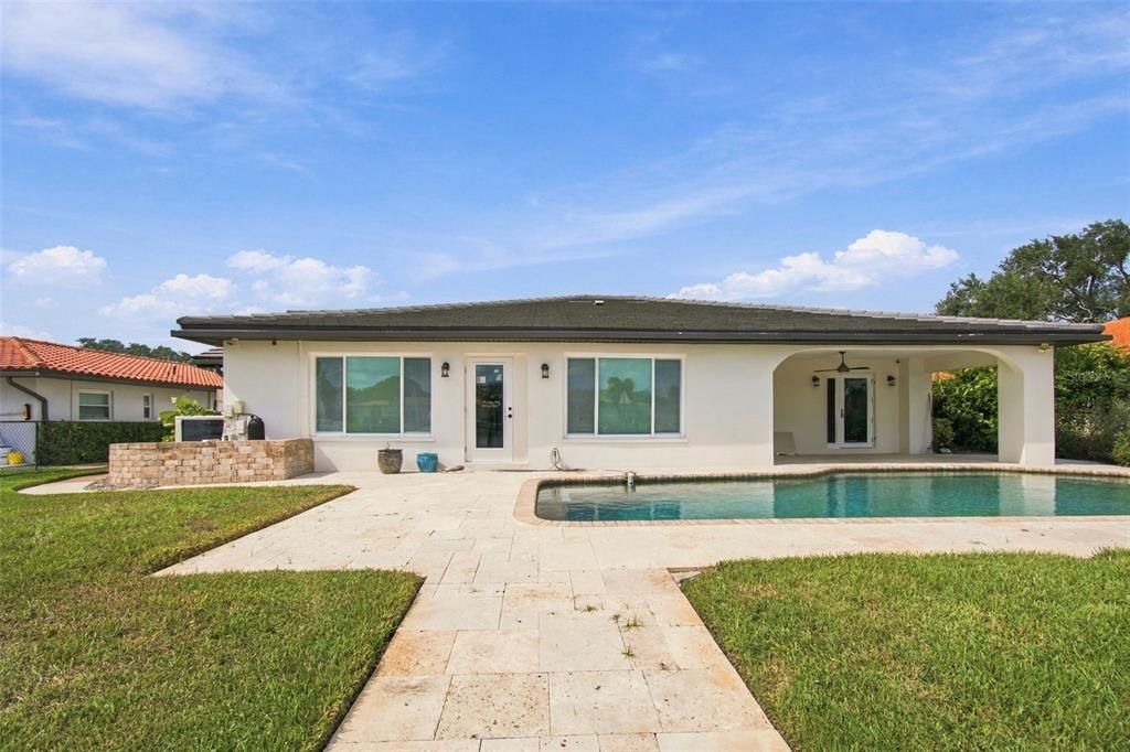 En Venta: $1,300,000 (3 camas, 2 baños, 1924 Pies cuadrados)