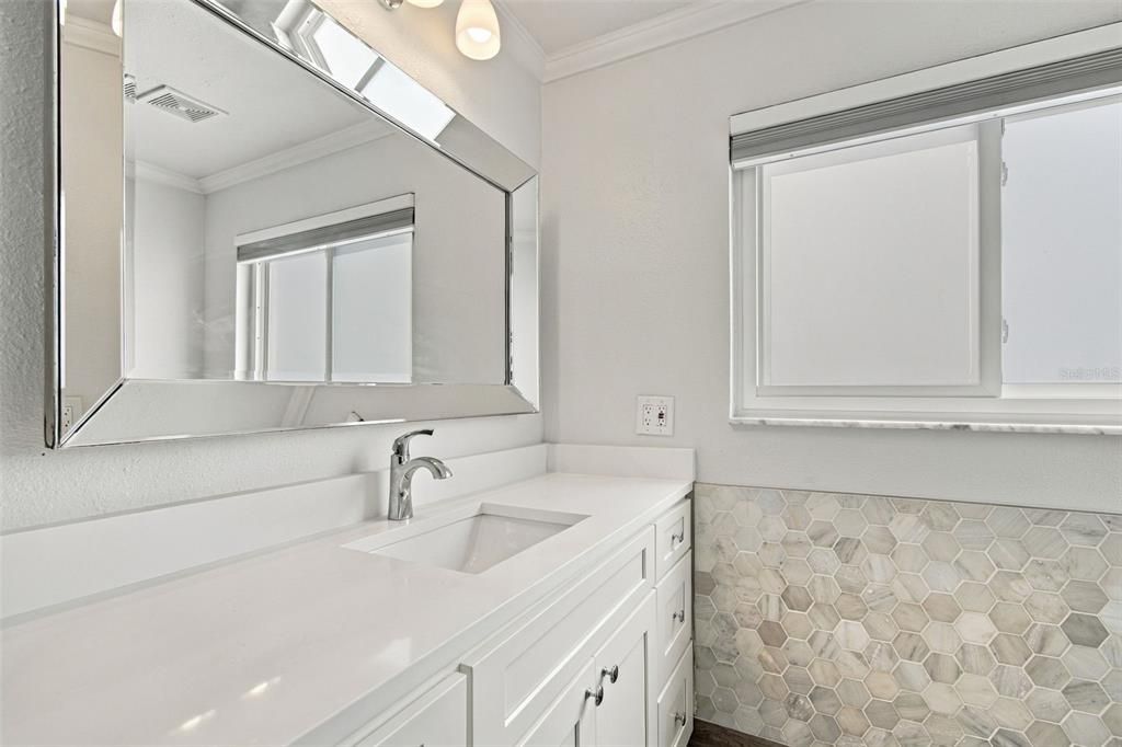 En Venta: $1,300,000 (3 camas, 2 baños, 1924 Pies cuadrados)
