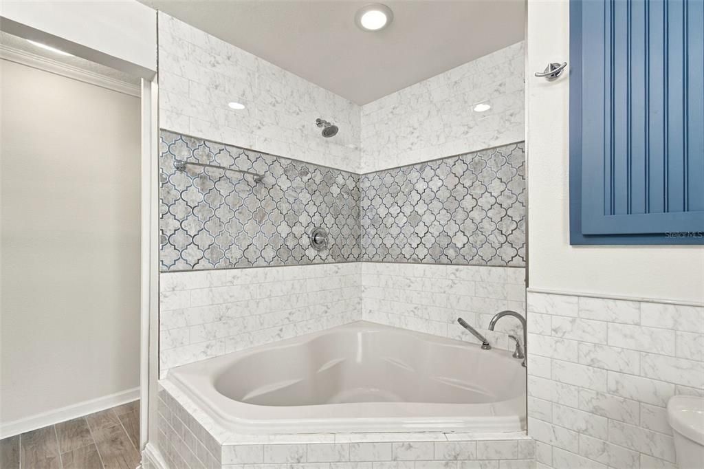 En Venta: $1,300,000 (3 camas, 2 baños, 1924 Pies cuadrados)