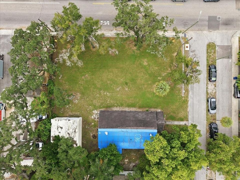 На продажу: $925,000 (0.31 acres)