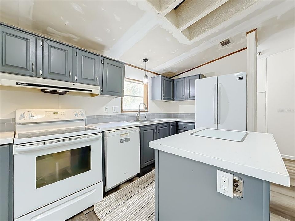 На продажу: $199,000 (3 спален, 2 ванн, 1512 Квадратных фут)