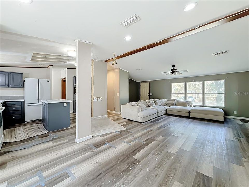 На продажу: $199,000 (3 спален, 2 ванн, 1512 Квадратных фут)