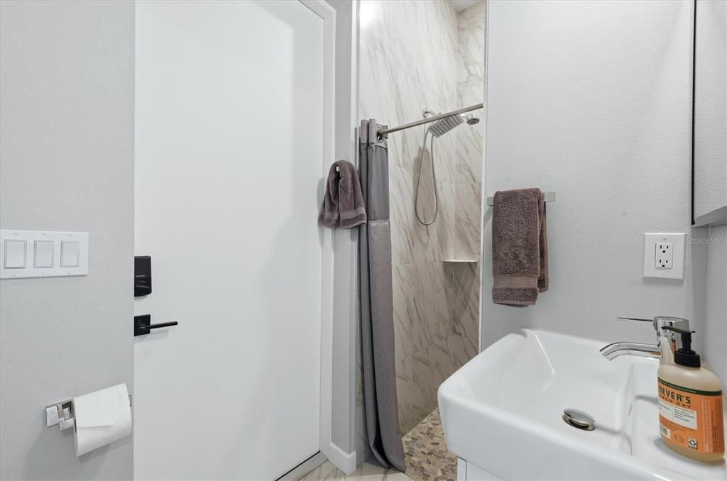 For Sale: $399,000 (3 beds, 2 baths, 1804 Square Feet)