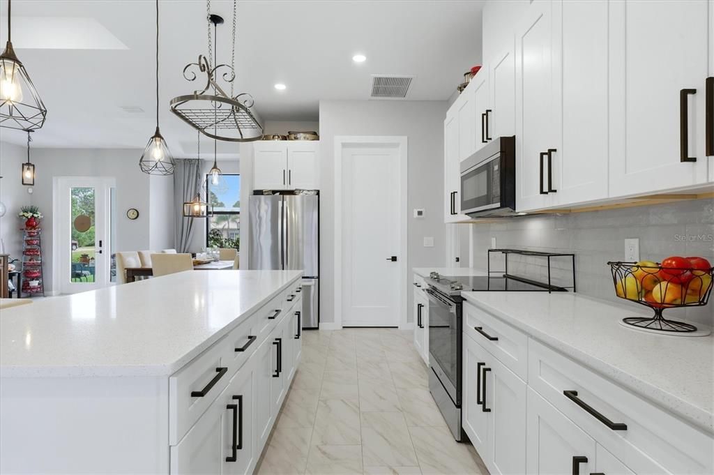 For Sale: $399,000 (3 beds, 2 baths, 1804 Square Feet)