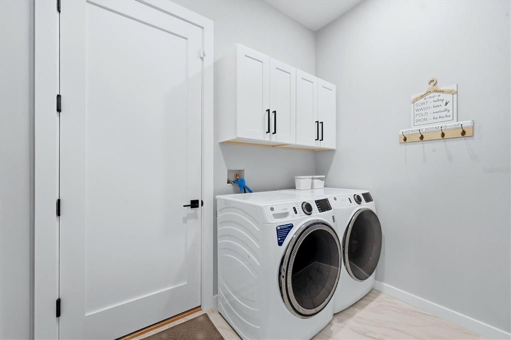 For Sale: $399,000 (3 beds, 2 baths, 1804 Square Feet)
