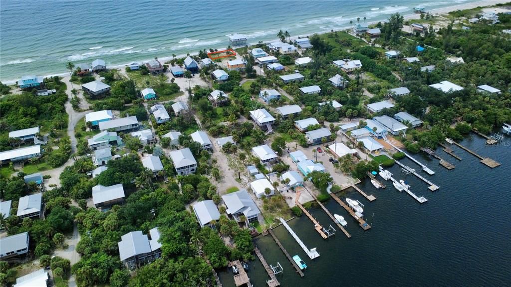 На продажу: $130,000 (0.11 acres)