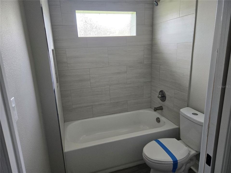 В аренду: $2,400 (4 спален, 3 ванн, 1683 Квадратных фут)