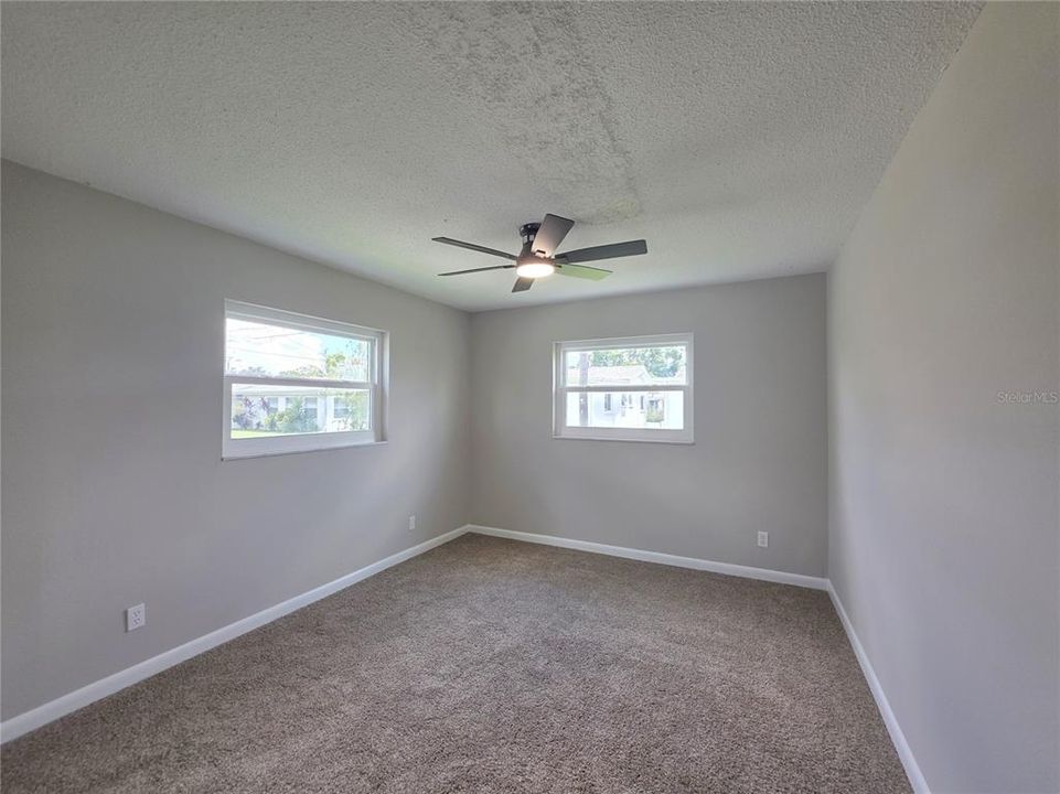For Sale: $270,000 (2 beds, 1 baths, 1023 Square Feet)