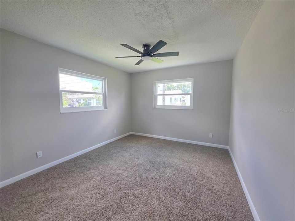 For Sale: $270,000 (2 beds, 1 baths, 1023 Square Feet)