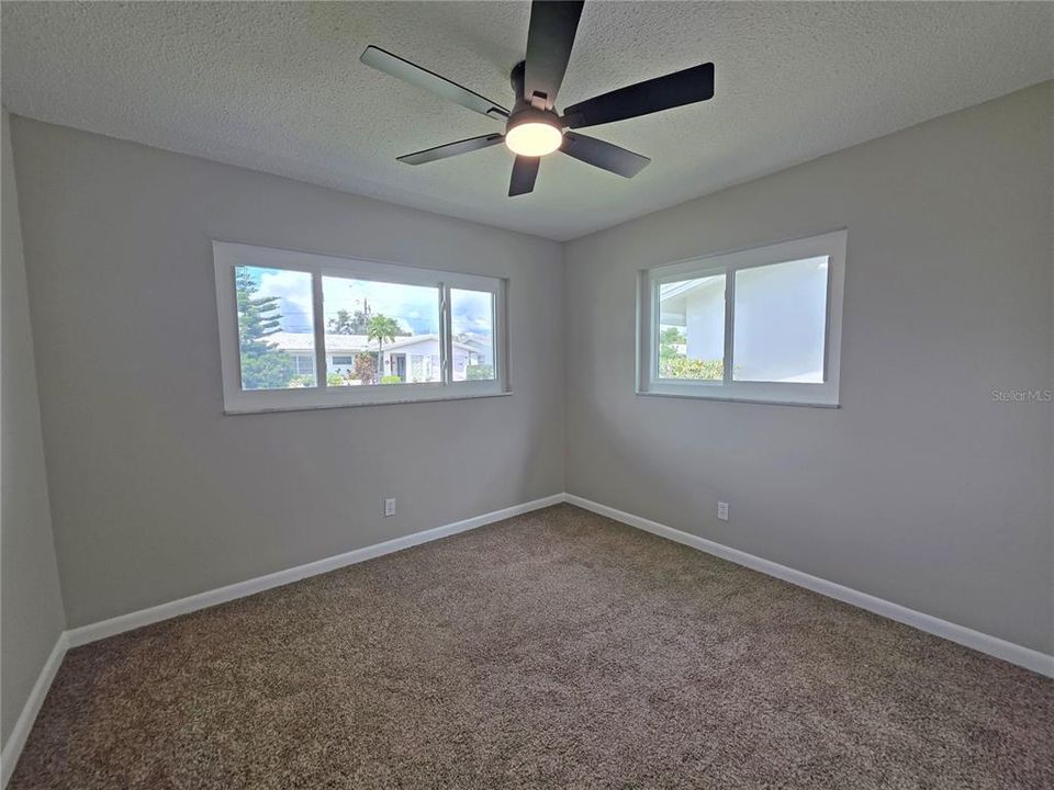 For Sale: $270,000 (2 beds, 1 baths, 1023 Square Feet)