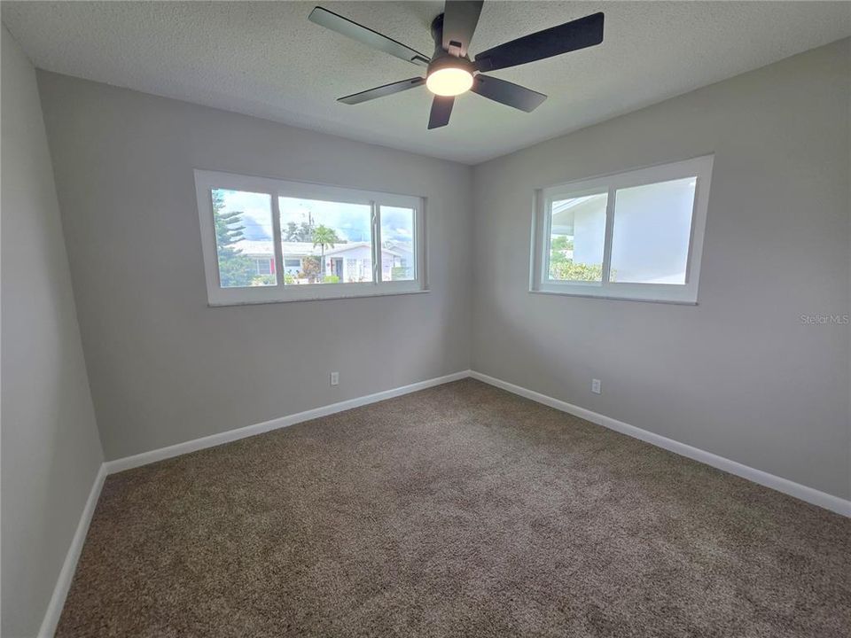 For Sale: $270,000 (2 beds, 1 baths, 1023 Square Feet)