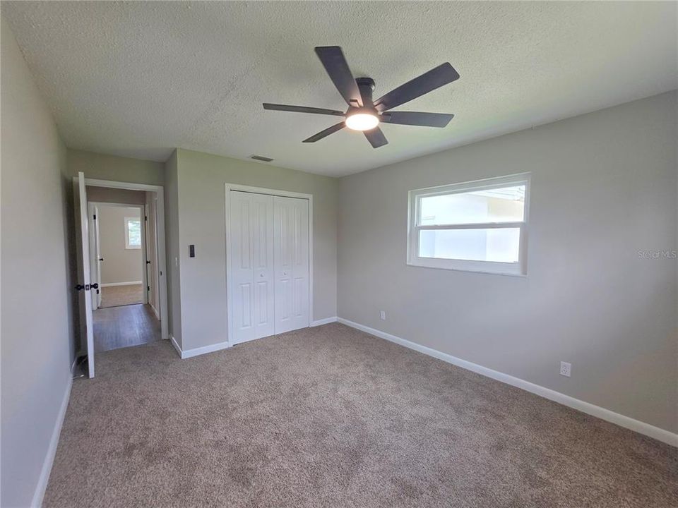 For Sale: $270,000 (2 beds, 1 baths, 1023 Square Feet)